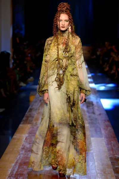 Look 25